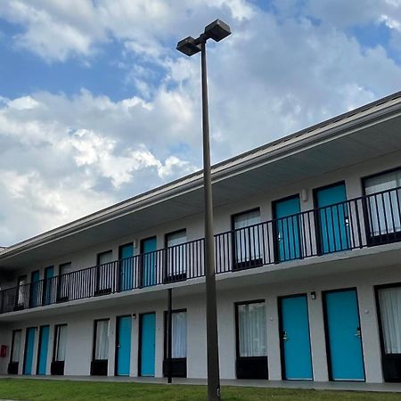Clarion Inn & Suites Kissimmee-Lake Buena Vista South المظهر الخارجي الصورة