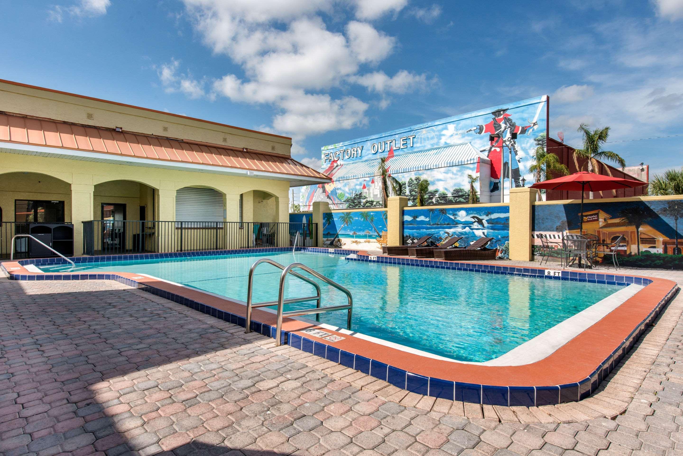 Clarion Inn & Suites Kissimmee-Lake Buena Vista South المظهر الخارجي الصورة