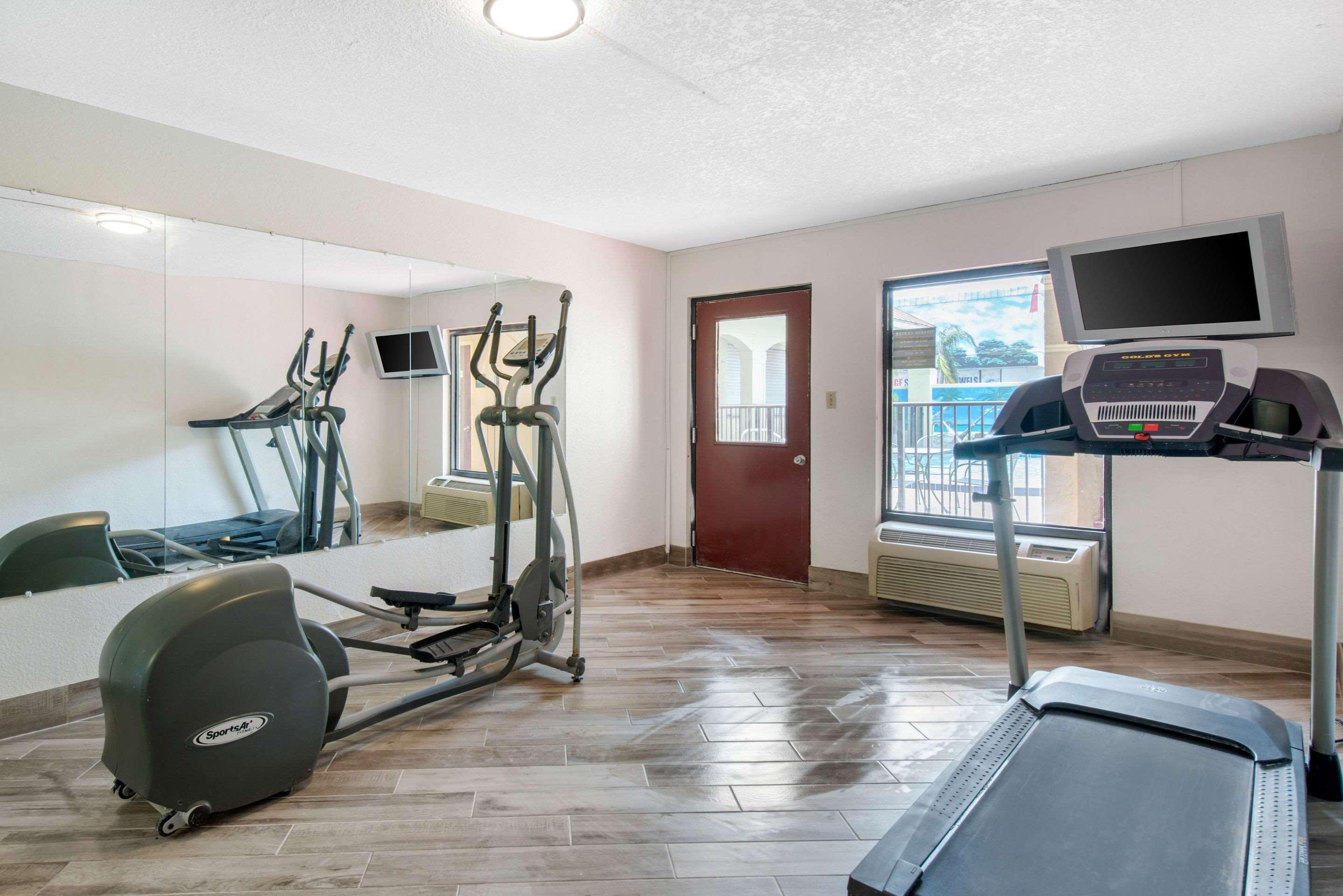 Clarion Inn & Suites Kissimmee-Lake Buena Vista South المظهر الخارجي الصورة