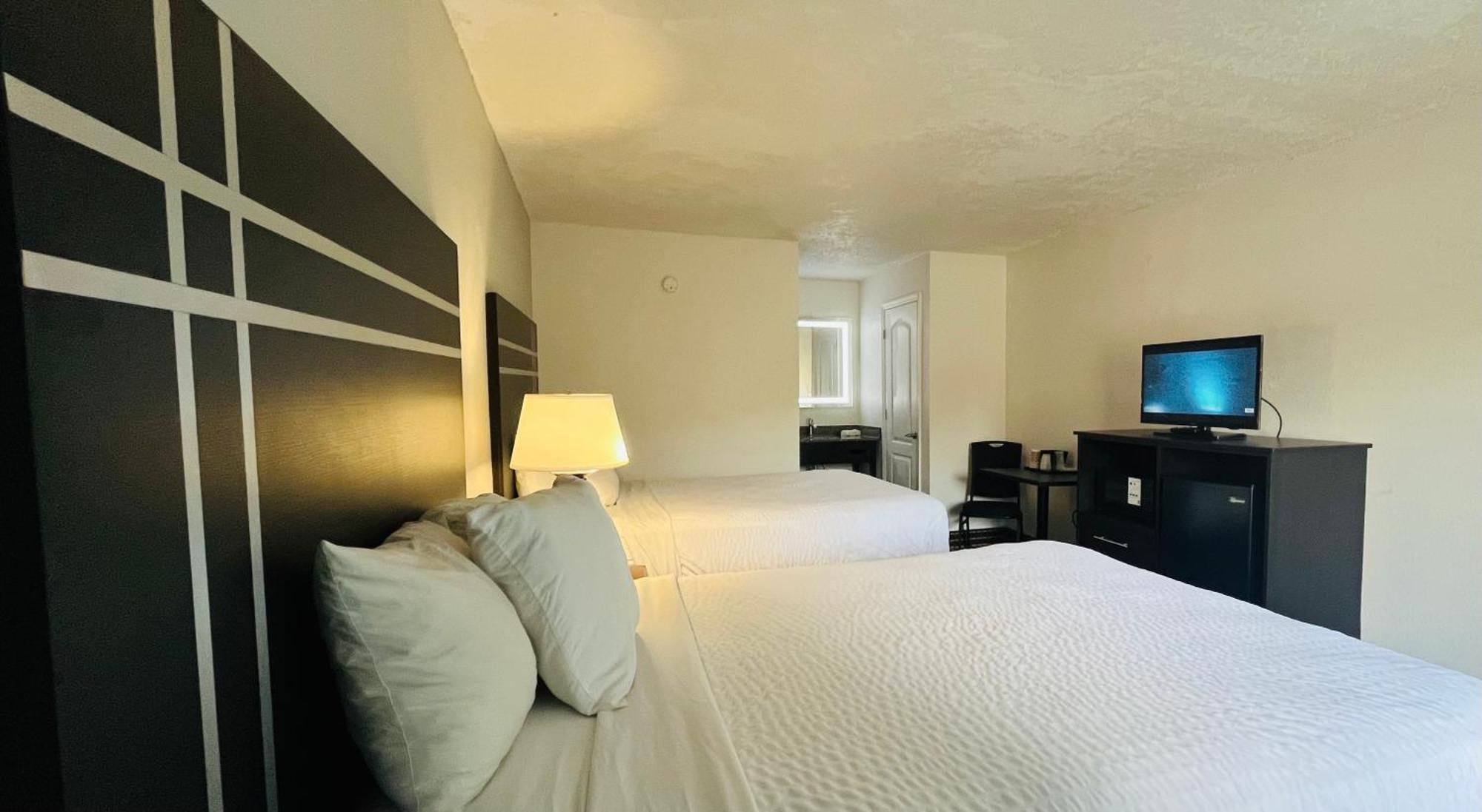 Clarion Inn & Suites Kissimmee-Lake Buena Vista South المظهر الخارجي الصورة