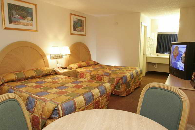 Clarion Inn & Suites Kissimmee-Lake Buena Vista South المظهر الخارجي الصورة
