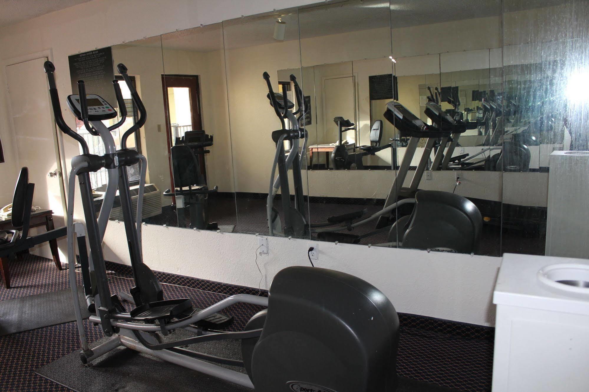 Clarion Inn & Suites Kissimmee-Lake Buena Vista South المظهر الخارجي الصورة