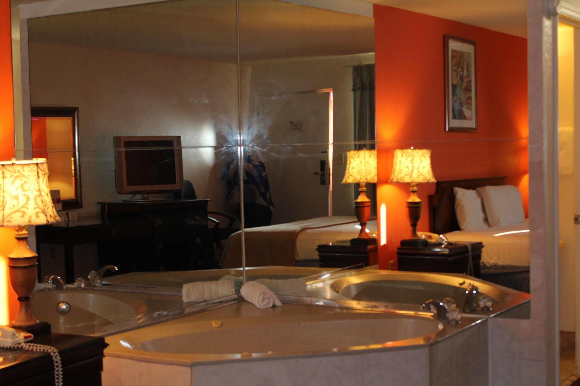 Clarion Inn & Suites Kissimmee-Lake Buena Vista South المظهر الخارجي الصورة